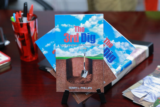 The 3rd Dig, Paperback
